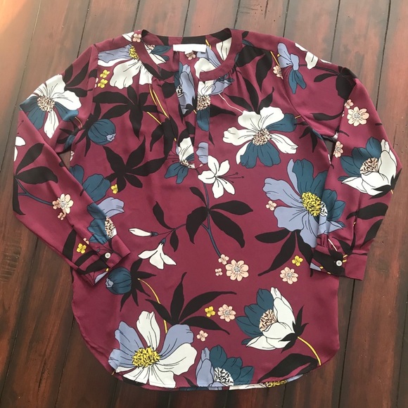 LOFT Tops - Ann Taylor Loft Maroon Flora V neck Top. Size SP